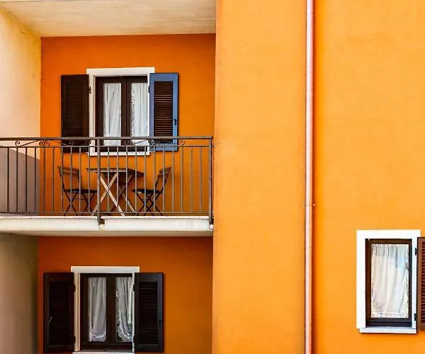 Residenza A Schiera Vista Feriehus Feriolo